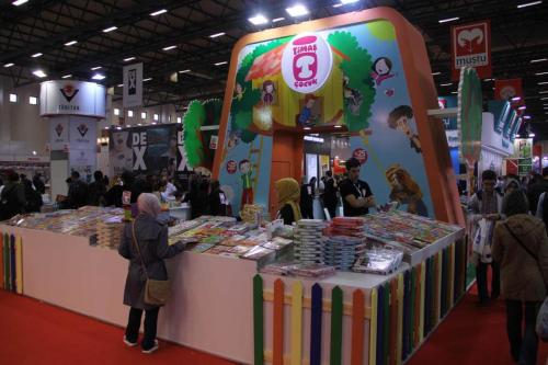 LXE23165B347C9E09350E7041CAF1C3713