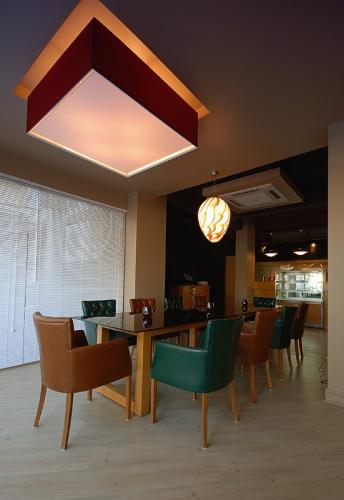 LXE732A56BF166480CC6D63E791C5CBAAA