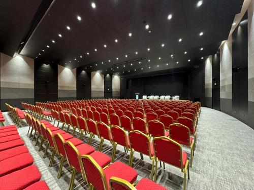 Türkiye İhracatçılar Meclisi Konferans Salonukütahya seramik unicera fuarı #fuarstand #internationalfairdesing #mimari #içmimari #expo #messe #fuar #stand #ofis #villa # mağaza #showroom #dekorasyon #proje #uygulama #yapifuari #imob #motosikletfuari #fair #exhibition #ahsapstand #modulerstand #banka #sube #villadekorasyon #showroomdekorasyon #uluslararasi #design #içmimar #fairdesign #unicera #kutahyaseramik #mimarsinanüniversitesi #güzelsanatlar #kütüphane #tim #konferanssalonu #türkiyeihracatcılarmeclisi #konferans