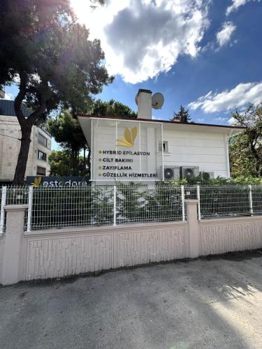 ESTEDORE Güzellik Merkezi#fuarstand #internationalfairdesing #mimari #içmimari #expo #messe #fuar #stand #ofis #villa # mağaza #showroom #dekorasyon #proje #uygulama #estedore #guzellikmerkezi